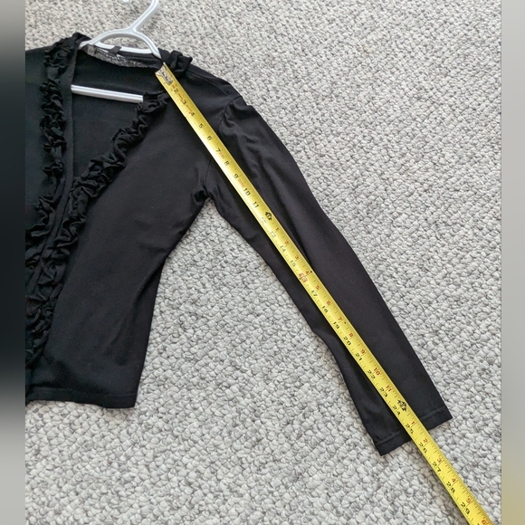 Cable & Gauge Women's Black Ruffled Top/Cardigan - Picture 10 of 14